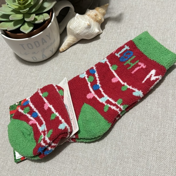 NWT Aloe Infused Cozy Socks-Holiday Themed-Wmns Sz 5-11-Red/White - Picture 6 of 7